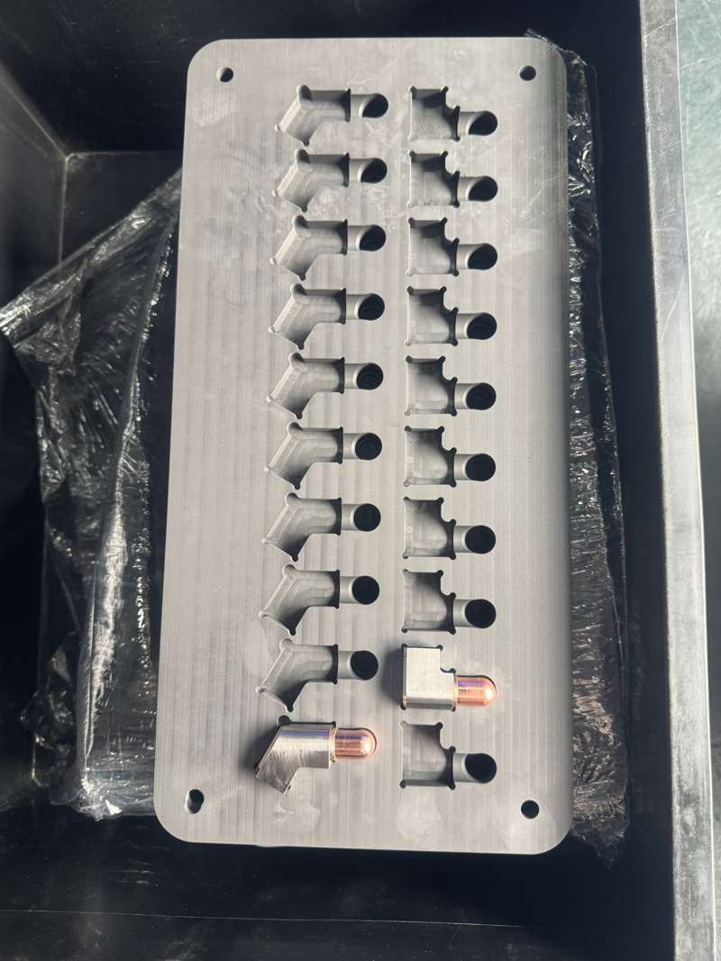 薄板的克星：cpu冷板石墨治具的防变形秘籍